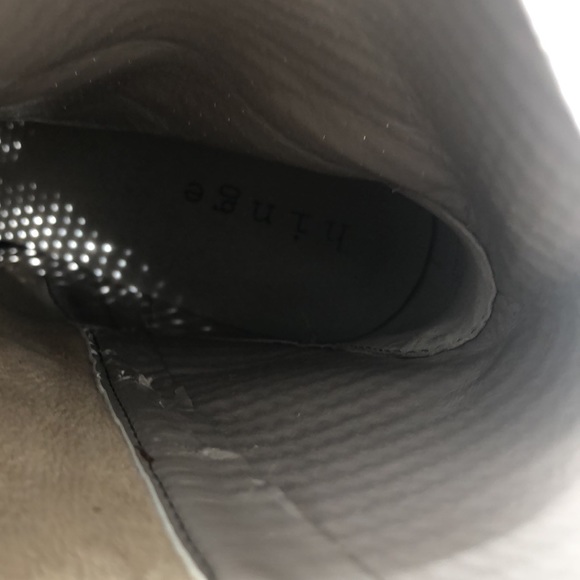 Hinge booties size 7 color taupe - Picture 3 of 5